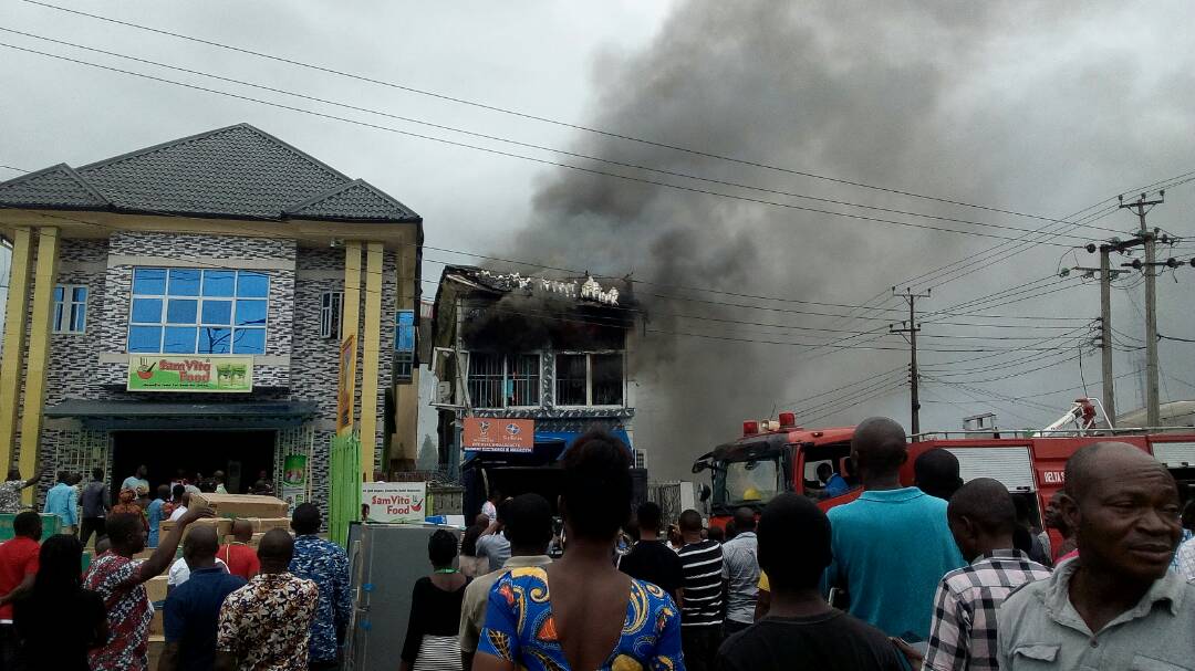 Breaking: Warri Super Shop goes in flame