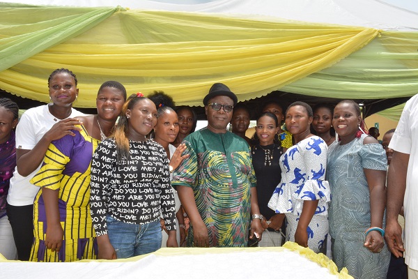 Makinde empowers 14 teenagers against maltreatment