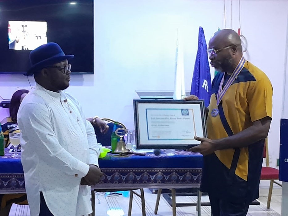 Change of Baton at Rotary Club of Port Harcourt  as Rtn Ikpor Bows out