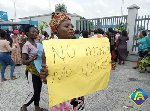 Exclusive: Traders in Warri, hit FG, banks in ‘No money, no vote’ protest