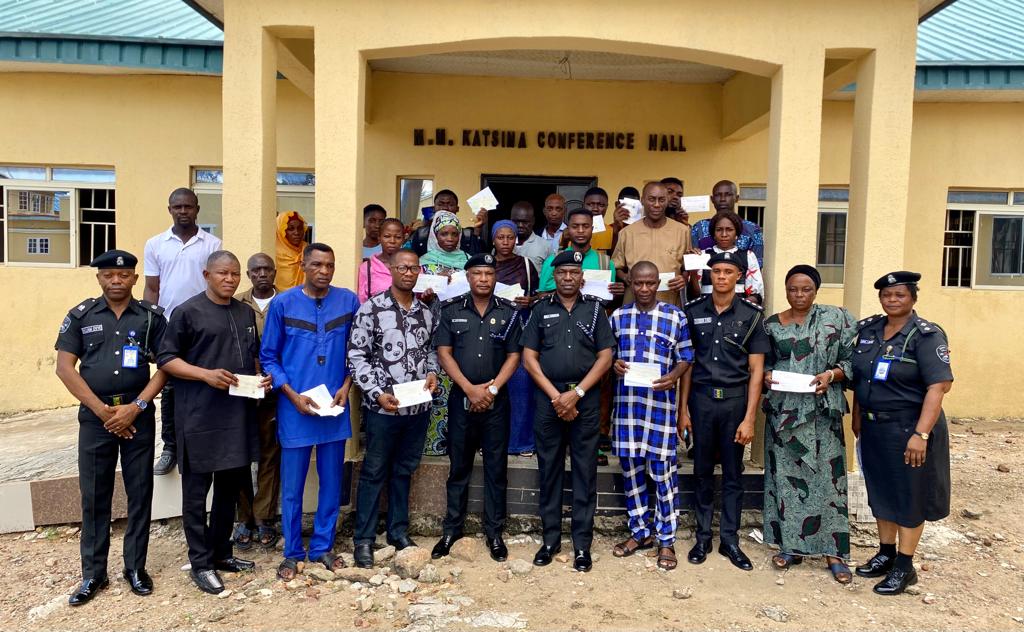 Kogi: Families of deceased Police Officers, others, receive N32.7Million cheques