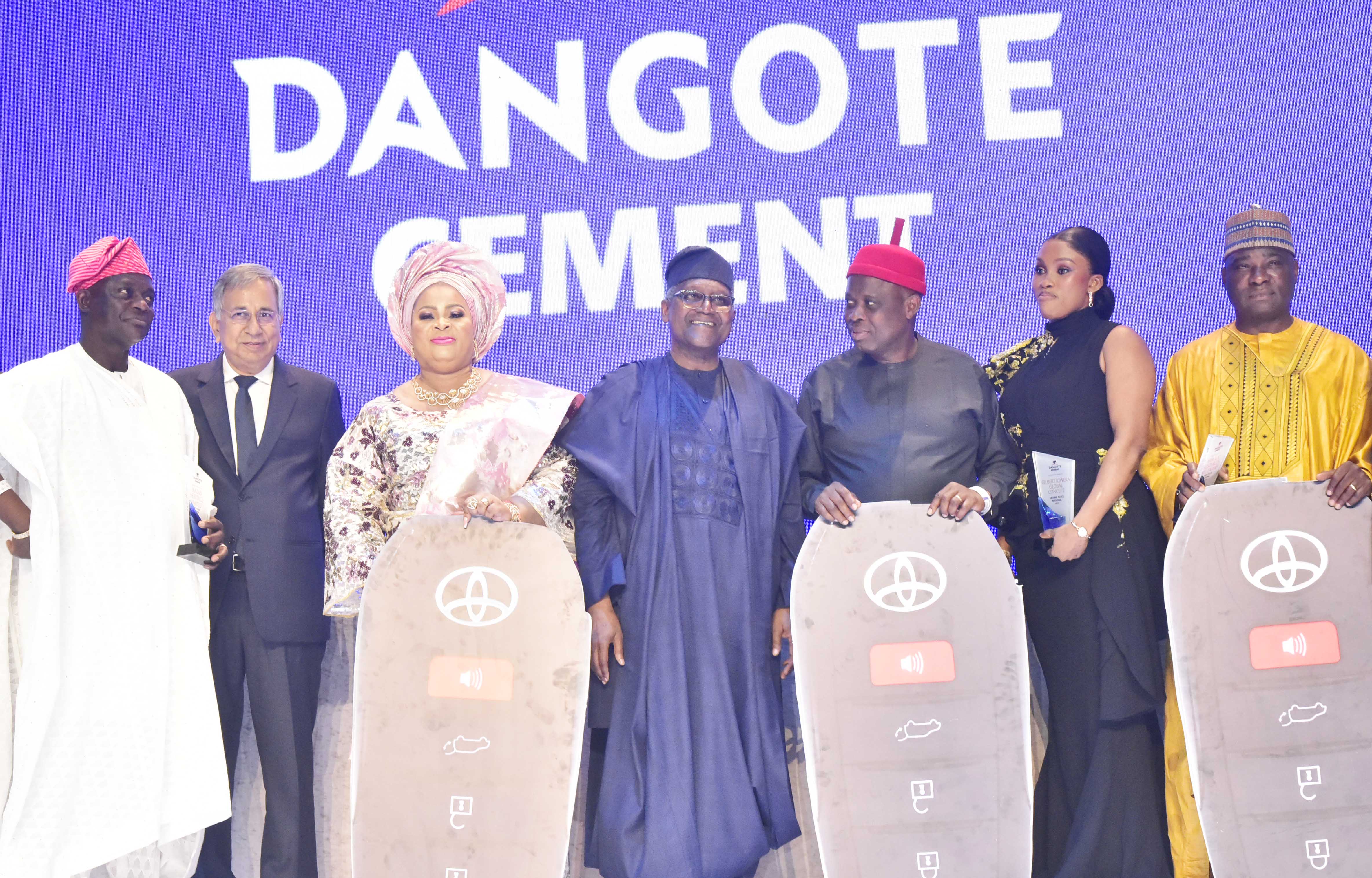 Customers, Distributors Hail Dangote for his Support, encouragement at Awards Night