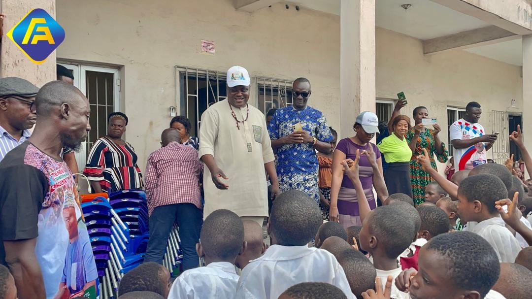 Ahead LG Poll: Warri South APC Chairmanship candidate, Yonwuren boosts basic education with donation of chairs, tables to Delta school