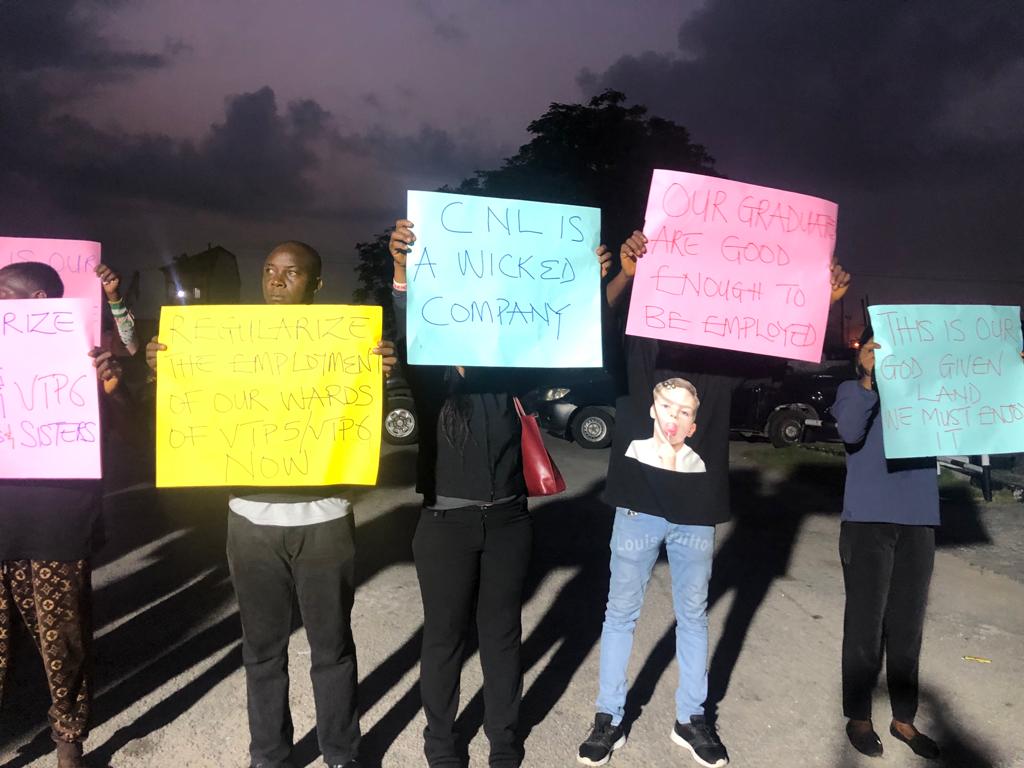 Breaking: Itsekiri graduates block Chevron's gate, Warri, demand reopening of Vocational Training Programme