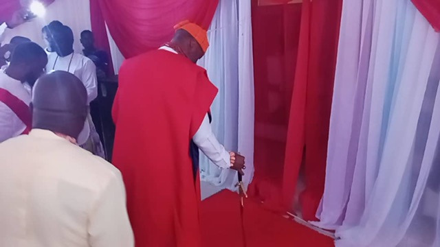 Olu of Warri blesses Ekurede Community