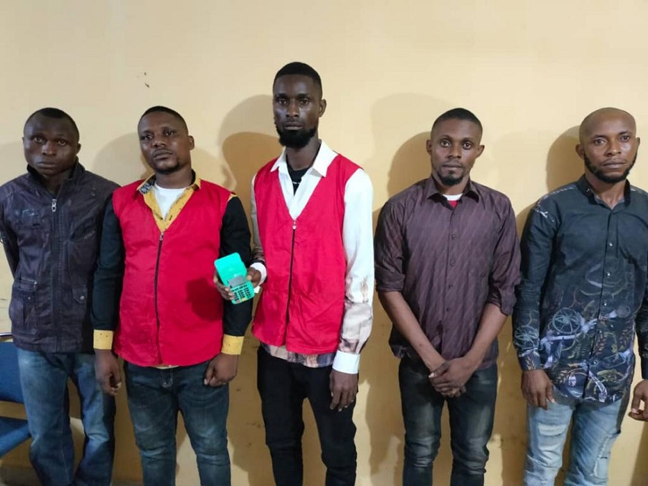Police claims persons apprehending yahoo boys in Delta are fake EFCC officials