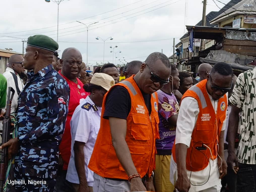 Egbo condemns display of wares on the road, leads sanitation exercise to check environmental hazards