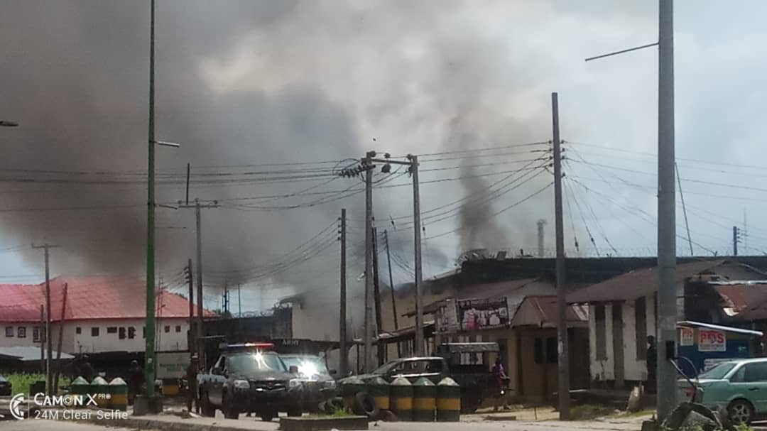 Warri Prison Jail Break: Soldiers open fire on inmates trying to escape, main gate/administrative building razed down
