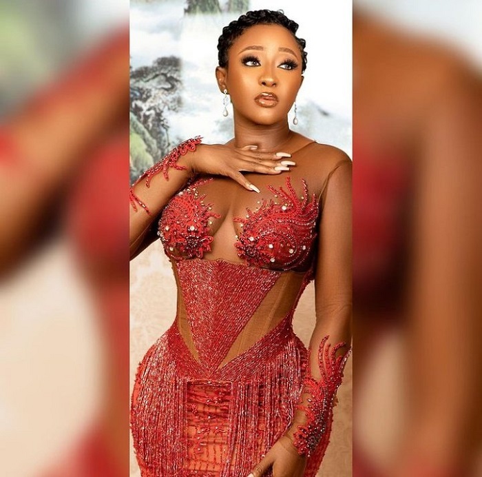 Fresh Ini Edo’s sensual photo records just one retweet in 2hrs
