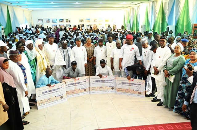 Gov. Ododo presents N3billion to 80 communities