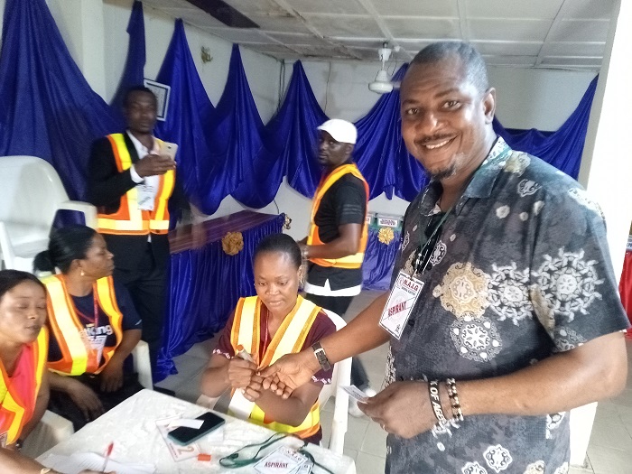 Itsekiri graduates, re - elect Eburajolo as President