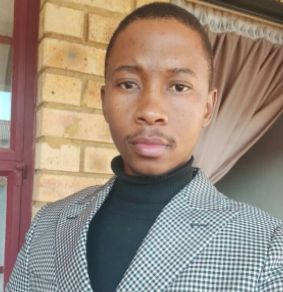 Musician flies flag for African unity