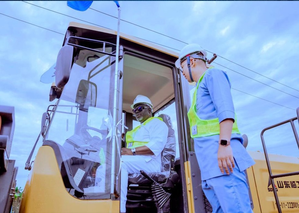 Oborevwori flags off reconstruction of 10-kilometer stretch of Warri–Sapele–Benin Road