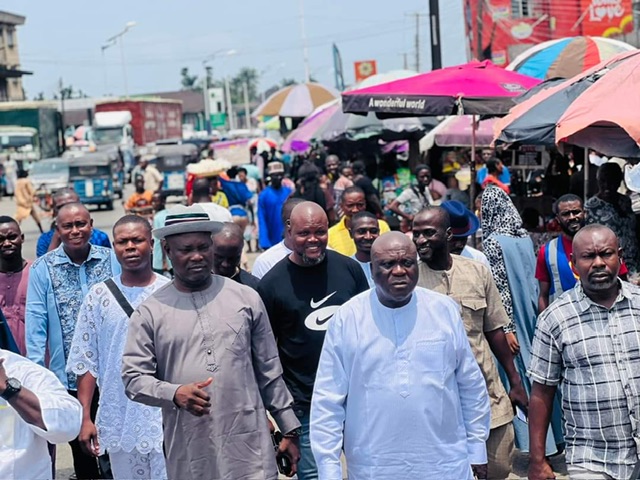 Sanitation: Agbateyiniro dismisses challenges, as Oborevwori’s Adviser renews action to address untarred roads in Igbudu Market, Warri