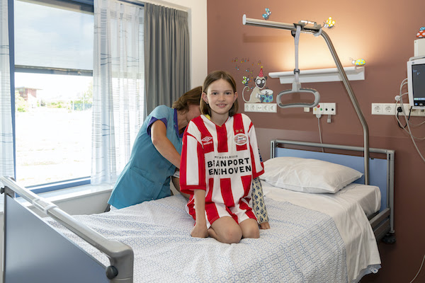 Brainport Partners donate special hospital gowns to children's wards in the Eindhoven region