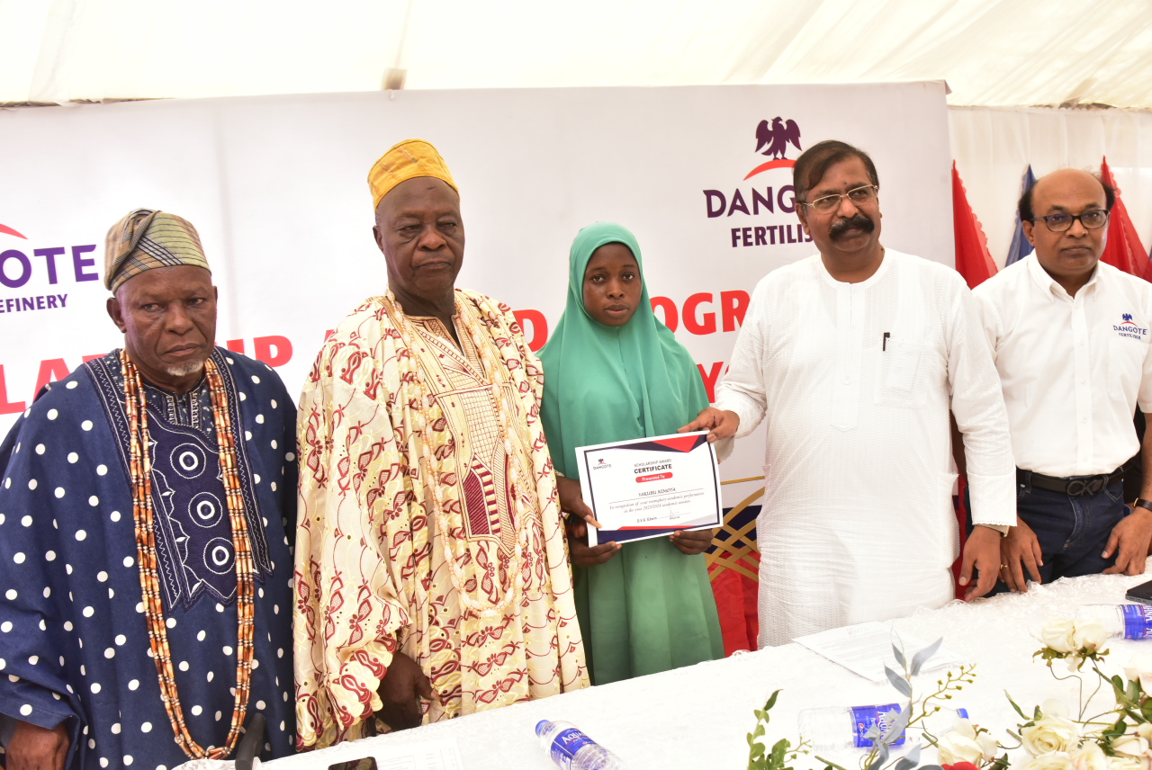 Dangote Petroleum Refinery Awards Scholarships to 473 Students