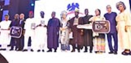 Dangote Cement Rewards Distributors, Customers with CNG-Trucks, Cash Gifts Worth N11 billion