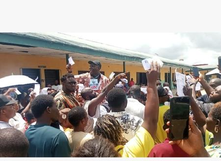 Warri: Demands for original result sheet stall APC House of Assembly Primary in Ekurede - Ugbori - Ugbuwangue Ward